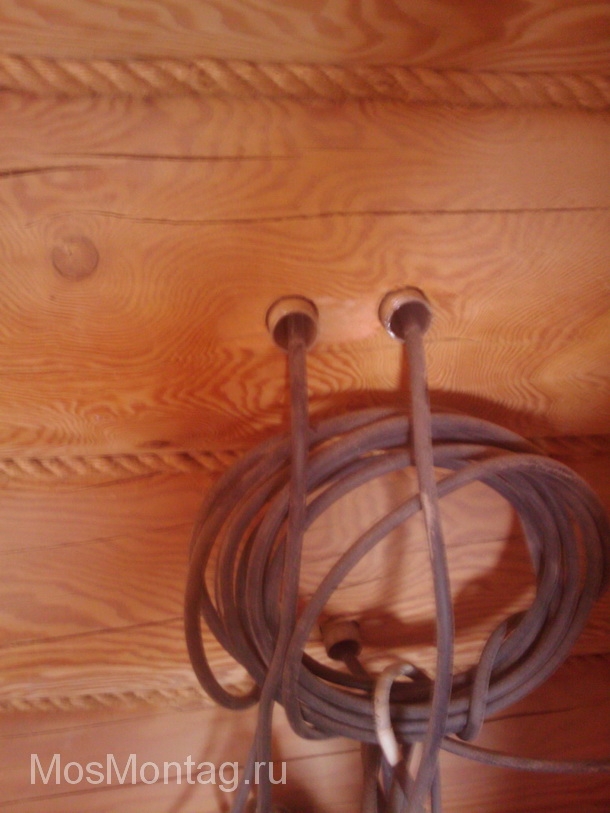 Проводка в деревянном доме. Затяжка провода в трубу.