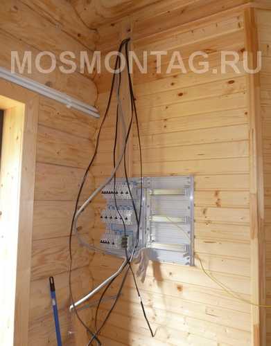 Электропроводка в щите деревянного дома